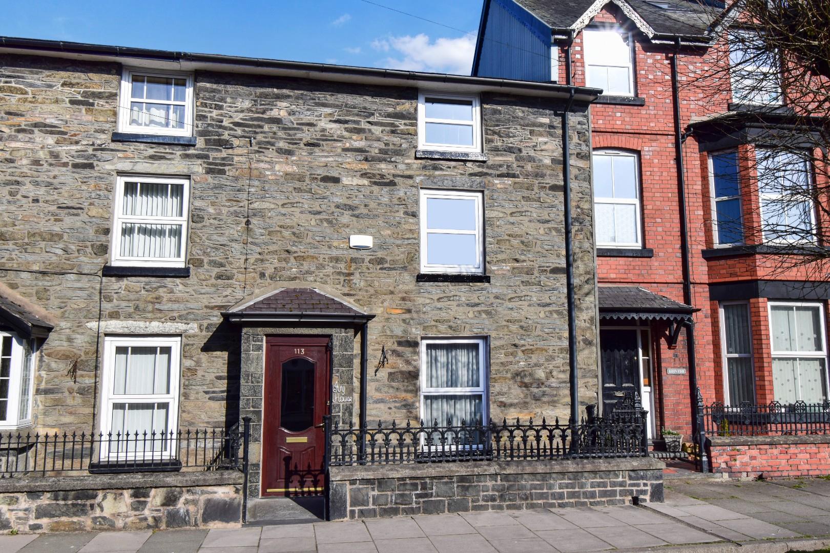 Ivy House, High Street, Y Bala